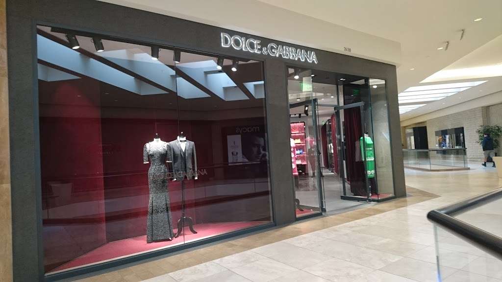 Dolce & Gabbana | 3333 Bristol St Suite 2620, Costa Mesa, CA 92626 | Phone: (714) 668-9142