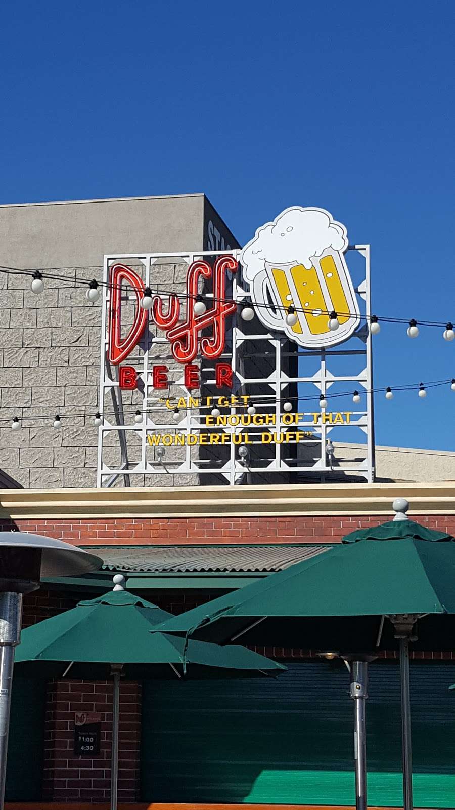Duff Brewery Beer Garden | 49 Production Plaza, North Hollywood, CA 91602, USA | Phone: (800) 864-8377
