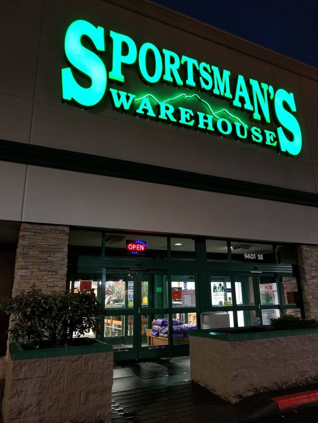 Sportsmans Warehouse | 9401 SE 82nd Ave, Portland, OR 97086, USA | Phone: (503) 777-8700