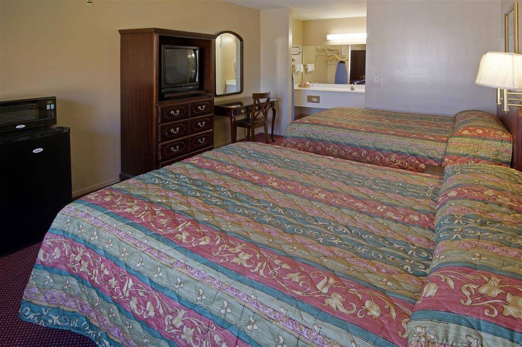 Americas Best Value Inn & Suites Anaheim | 328 N Stanton Ave, Anaheim, CA 92801, USA | Phone: (714) 229-0101