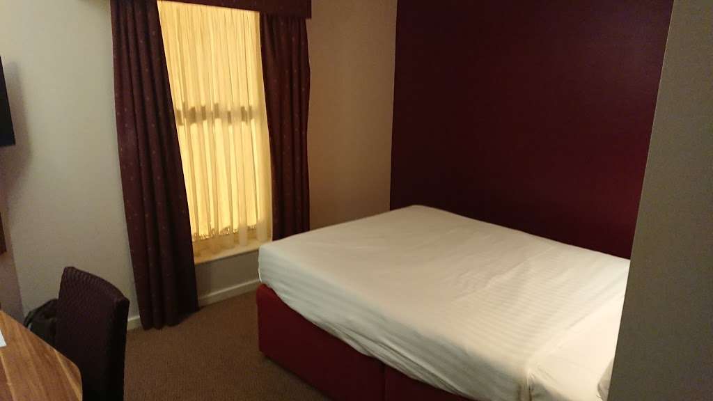 Ramada London Stansted Airport | The Welcome Break Services, Dunmow Rd, Bedlars Green, Bishops Stortford CM23 5QZ, UK | Phone: 01279 213900