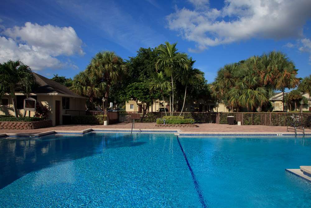 Blue Isle Apartments | 5100 W Sample Rd, Coconut Creek, FL 33073 | Phone: (954) 977-5007