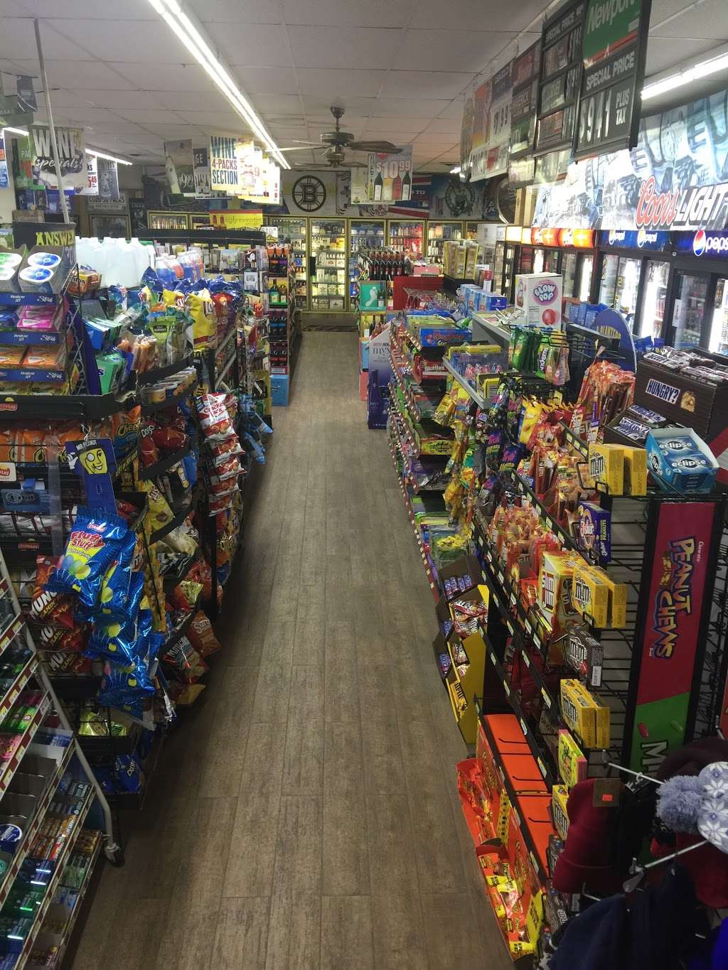 Lindys General Store | 2924, 314 Mattakeesett St, Pembroke, MA 02359, USA | Phone: (781) 293-6163