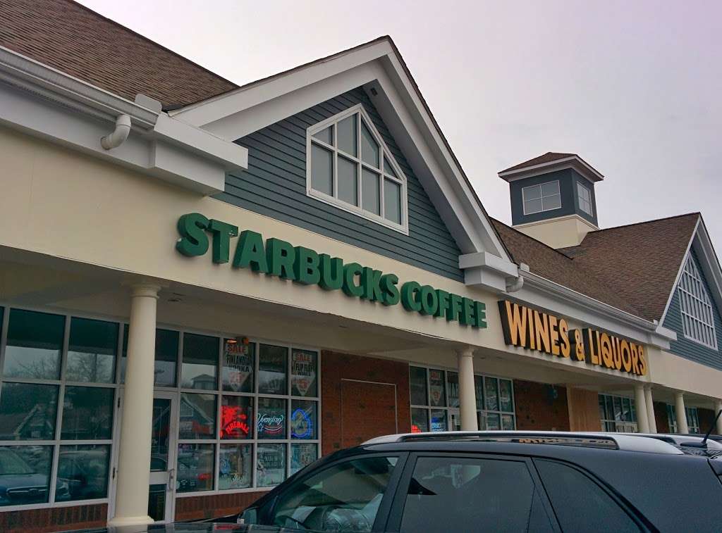 Starbucks | 113 Mill Plain Rd, Danbury, CT 06811, USA | Phone: (203) 778-0203