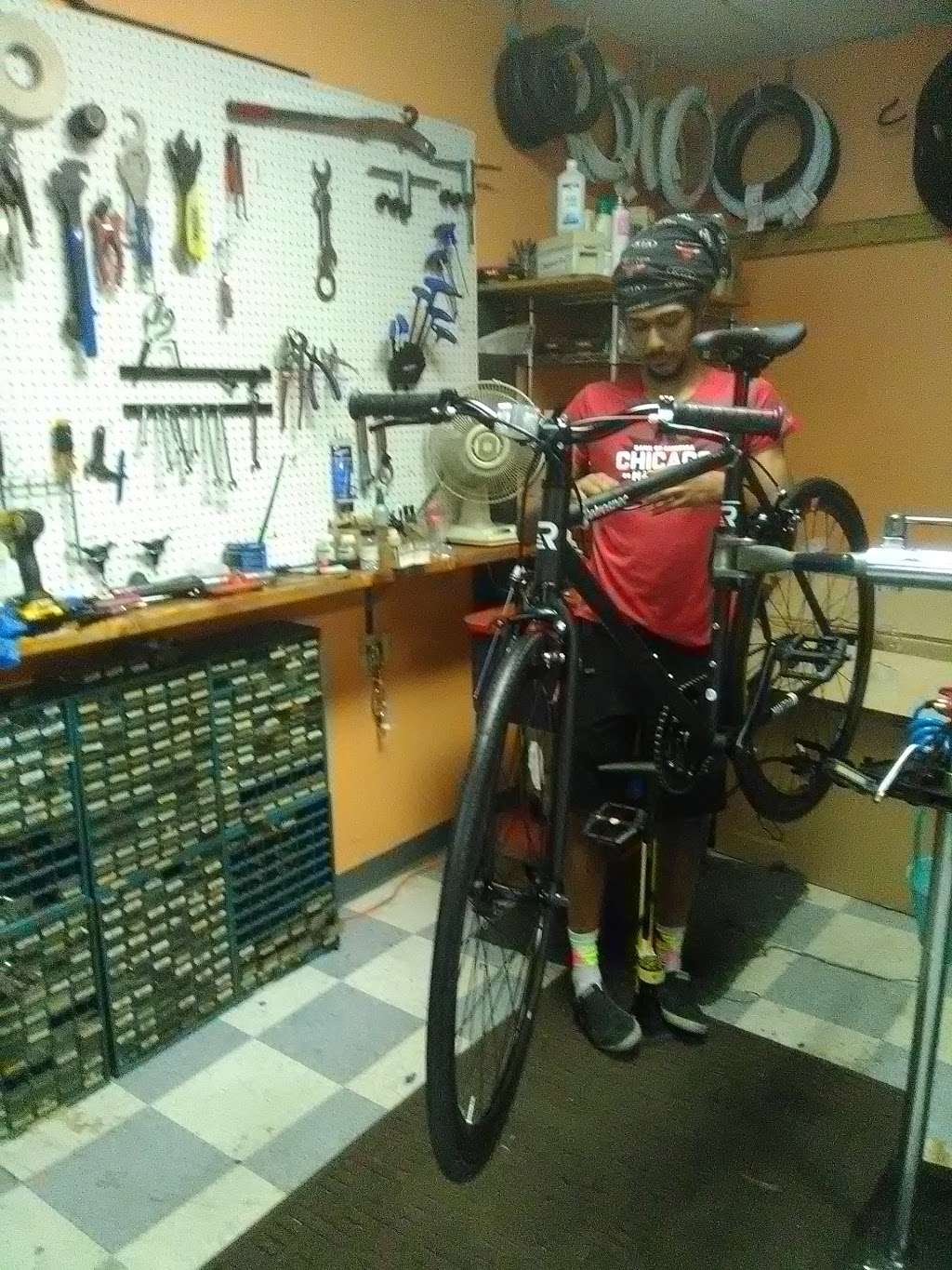 Small Shop Cycles & Service | 4250 S Cottage Grove Ave, Chicago, IL 60653, United States | Phone: (773) 688-8449