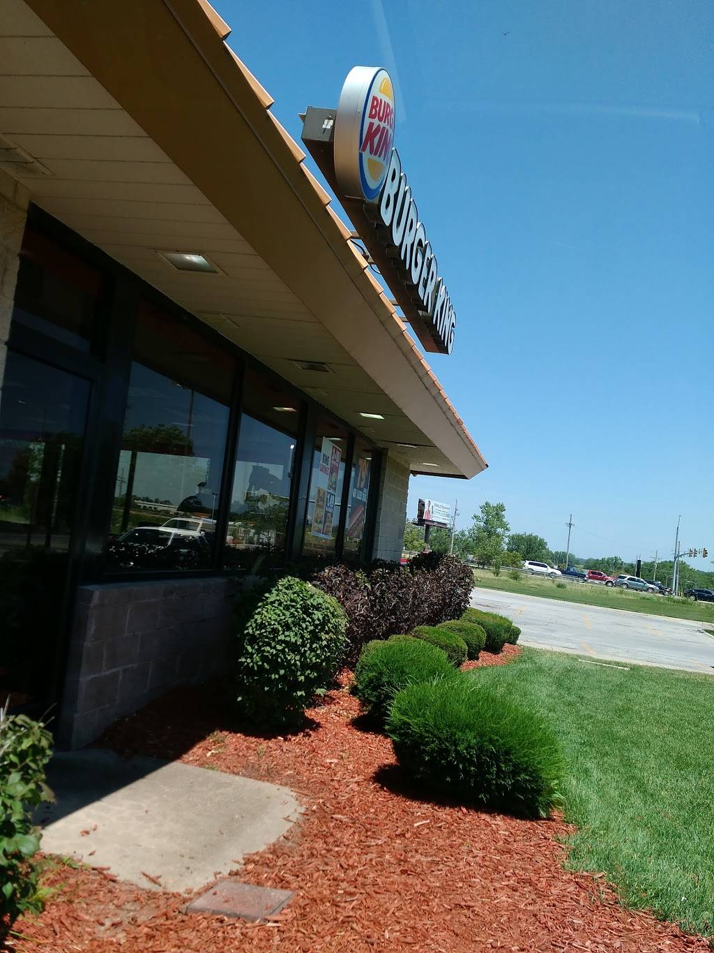 Burger King | 6602 N 99th St, Omaha, NE 68122, USA | Phone: (402) 572-9143