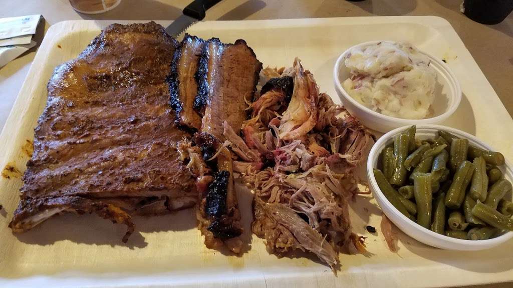 Boggy Bottom Barbecue | 2001 E Southport Rd, Kissimmee, FL 34746, USA | Phone: (407) 279-5050