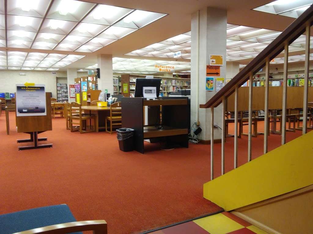 Blue Island Public Library | 2433 York St, Blue Island, IL 60406, USA | Phone: (708) 388-1078