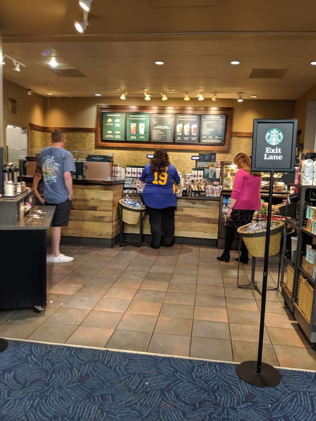 Starbucks | 5300 S Howell Ave, Milwaukee, WI 53207, USA | Phone: (414) 747-5252