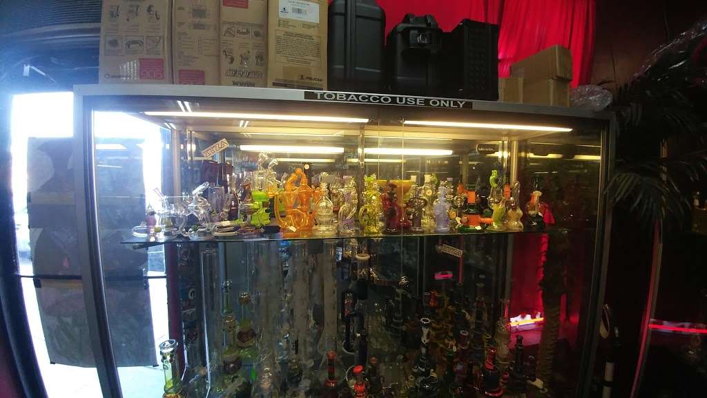 Twisted Glass | 1898 Wantagh Ave, Wantagh, NY 11793 | Phone: (516) 809-7380