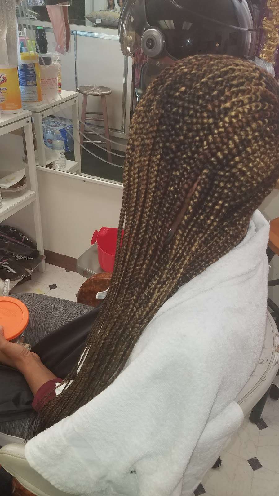 ROYALMAMZEE HAIR BRAIDING SALON | 5703 Edsall Rd, Alexandria, VA 22304, USA | Phone: (571) 314-7400