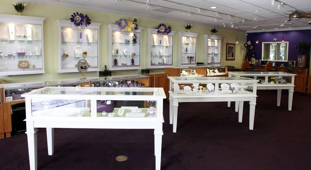 The Jewelry Box of Lake Forest | 21771 Lake Forest Dr #109, Lake Forest, CA 92630, USA | Phone: (949) 855-9778