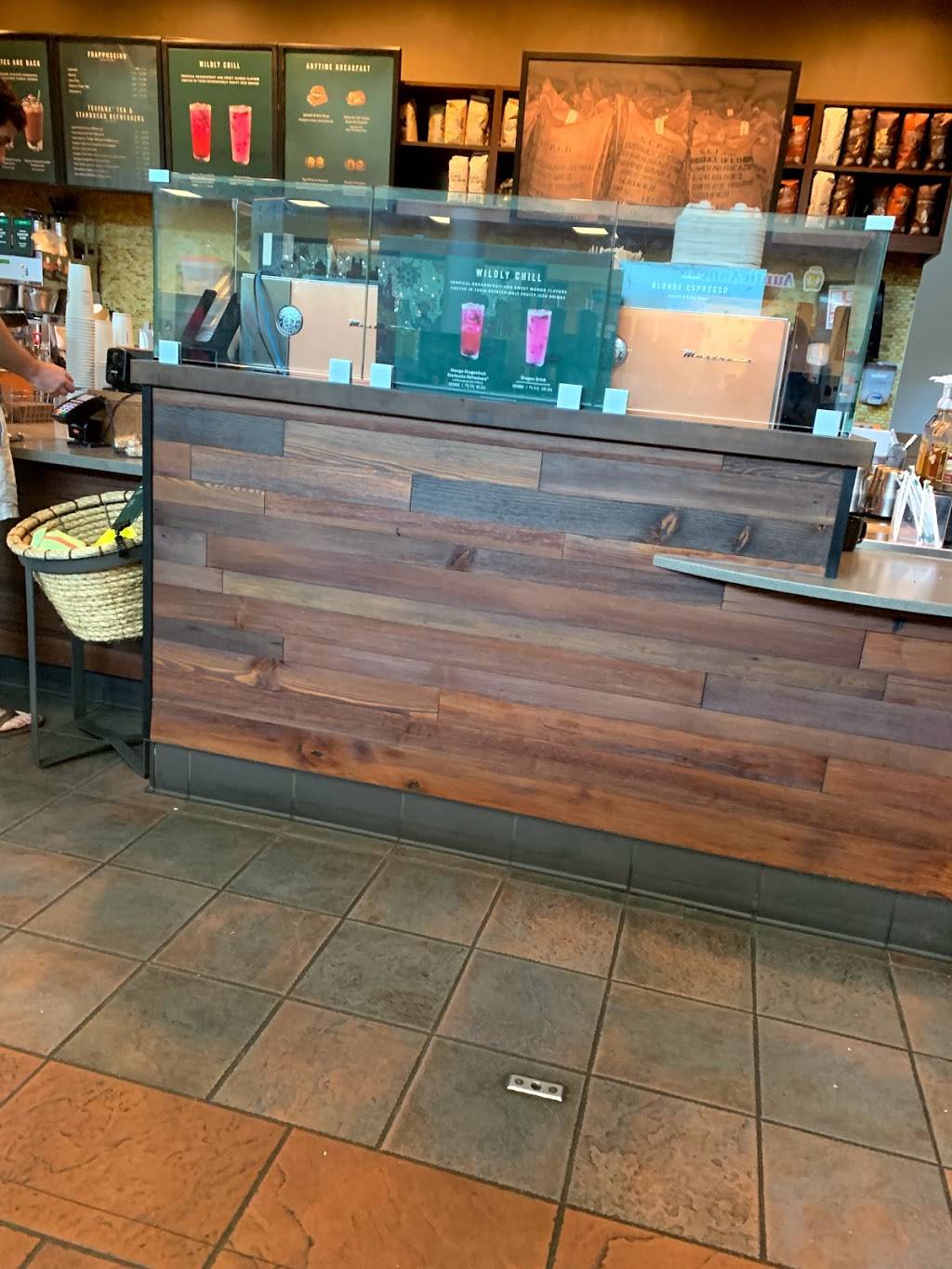 Starbucks | PA Turnpike East Milepost 49, 3, Verona, PA 15147, USA | Phone: (412) 828-1964