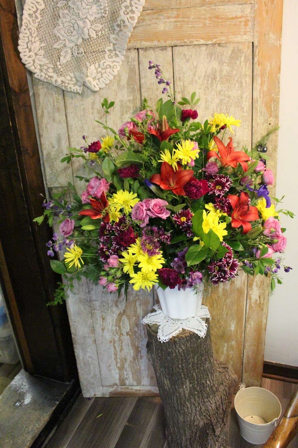 Kuperus Farmside Gardens & Florist | 19 Loomis Ave, Sussex, NJ 07461, USA | Phone: (973) 875-3160