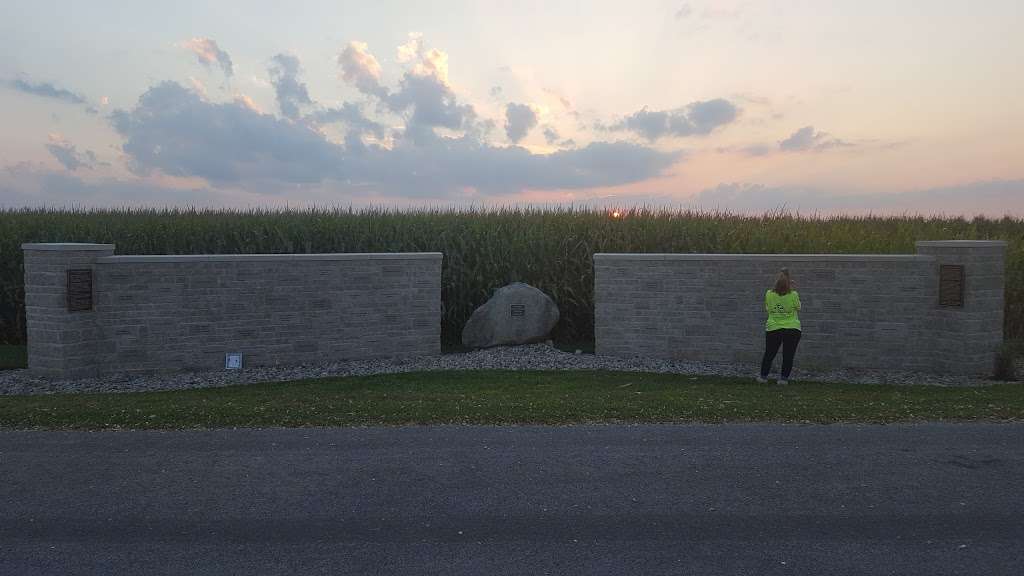 American Eagle Flight 4184 Roadside Memorial | N 400 E, Lake Village, IN 46349, USA