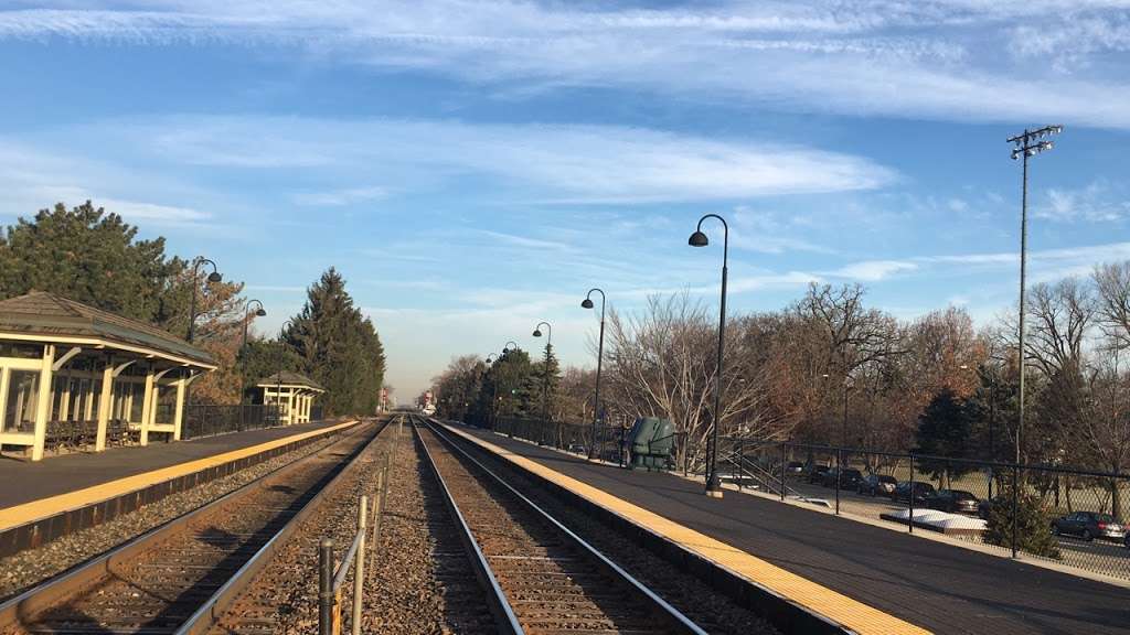 Deerfield Metra Station | Deerfield, IL 60015, USA