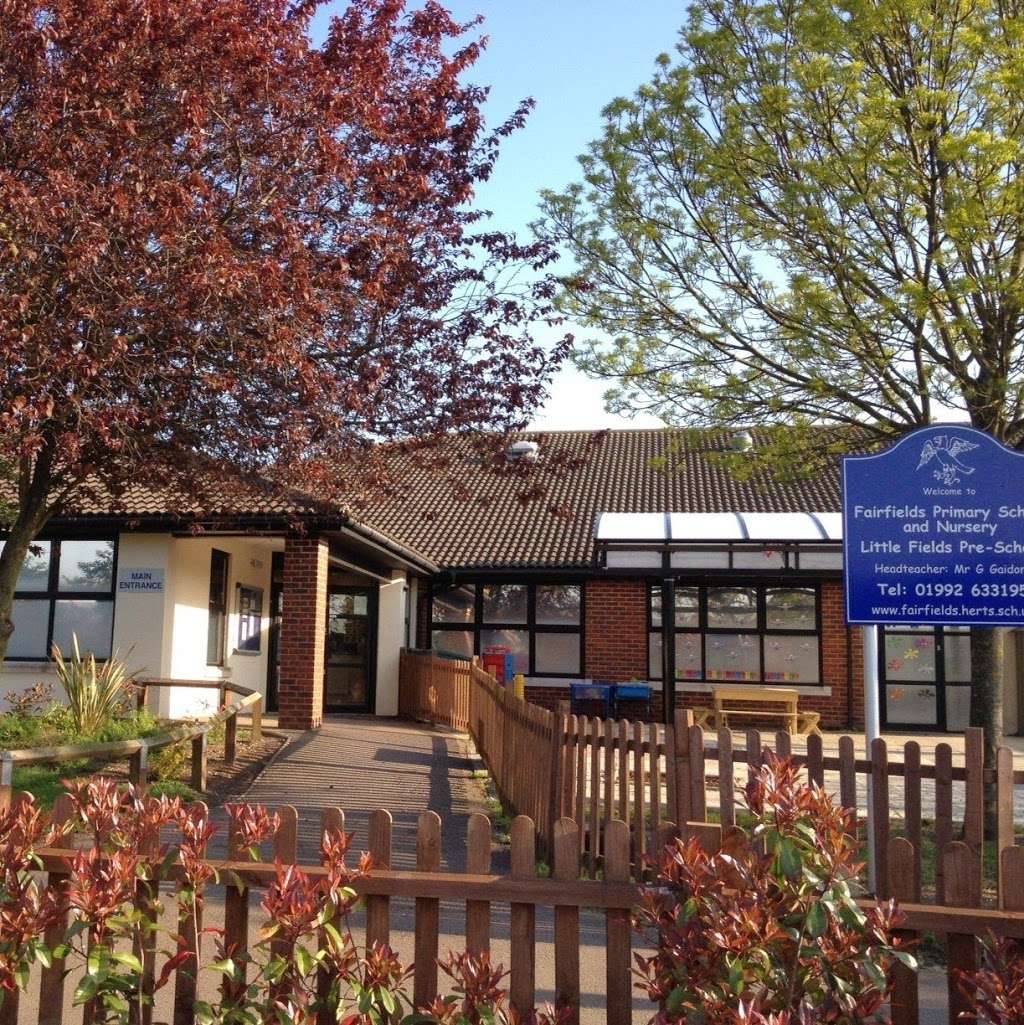 Fairfields Primary School and Nursery, Little Fields Pre-School | Rosedale Way, Cheshunt, Waltham Cross EN7 6JG, UK | Phone: 01992 633195