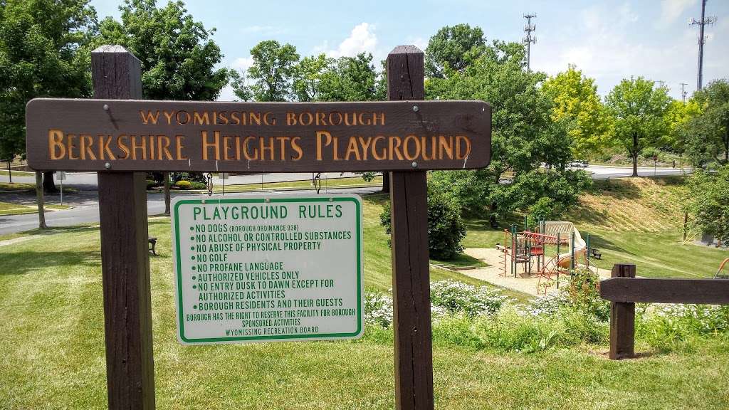 Berkshire Heights Playground | 2083 Tulpehocken Rd, Wyomissing, PA 19610, USA | Phone: (610) 372-8939