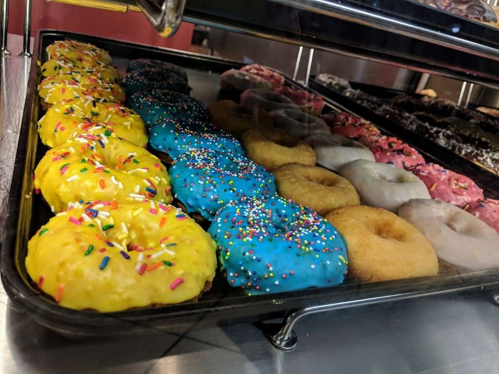 Yum Yum Donuts | 17210 Prairie Ave, Torrance, CA 90504, USA