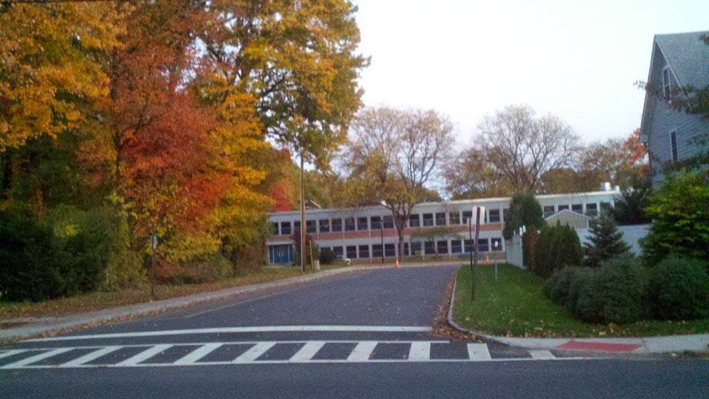 Tamaques Elementary School | 641 Willow Grove Rd, Westfield, NJ 07090, USA | Phone: (908) 789-4580