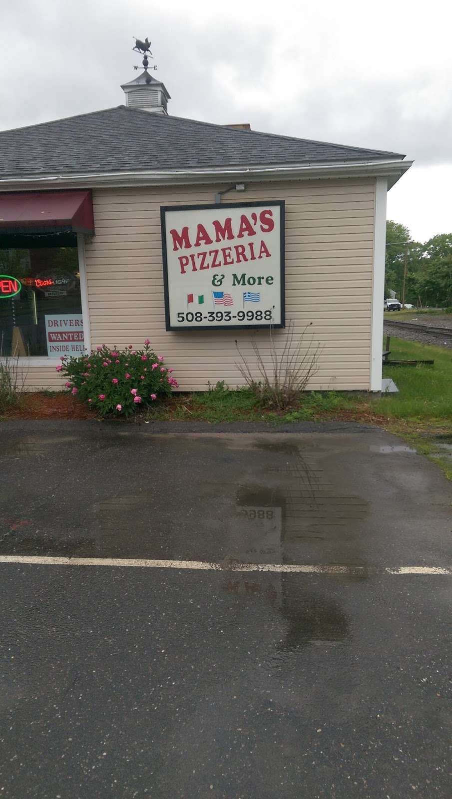 Mamas Pizzeria | 10 Blake St, Northborough, MA 01532, USA | Phone: (508) 393-9988