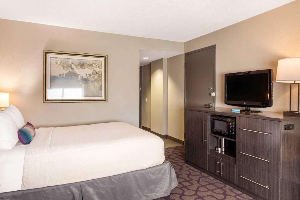 Comfort Inn | 9421 Largo Dr W, Upper Marlboro, MD 20774, USA | Phone: (301) 499-4600