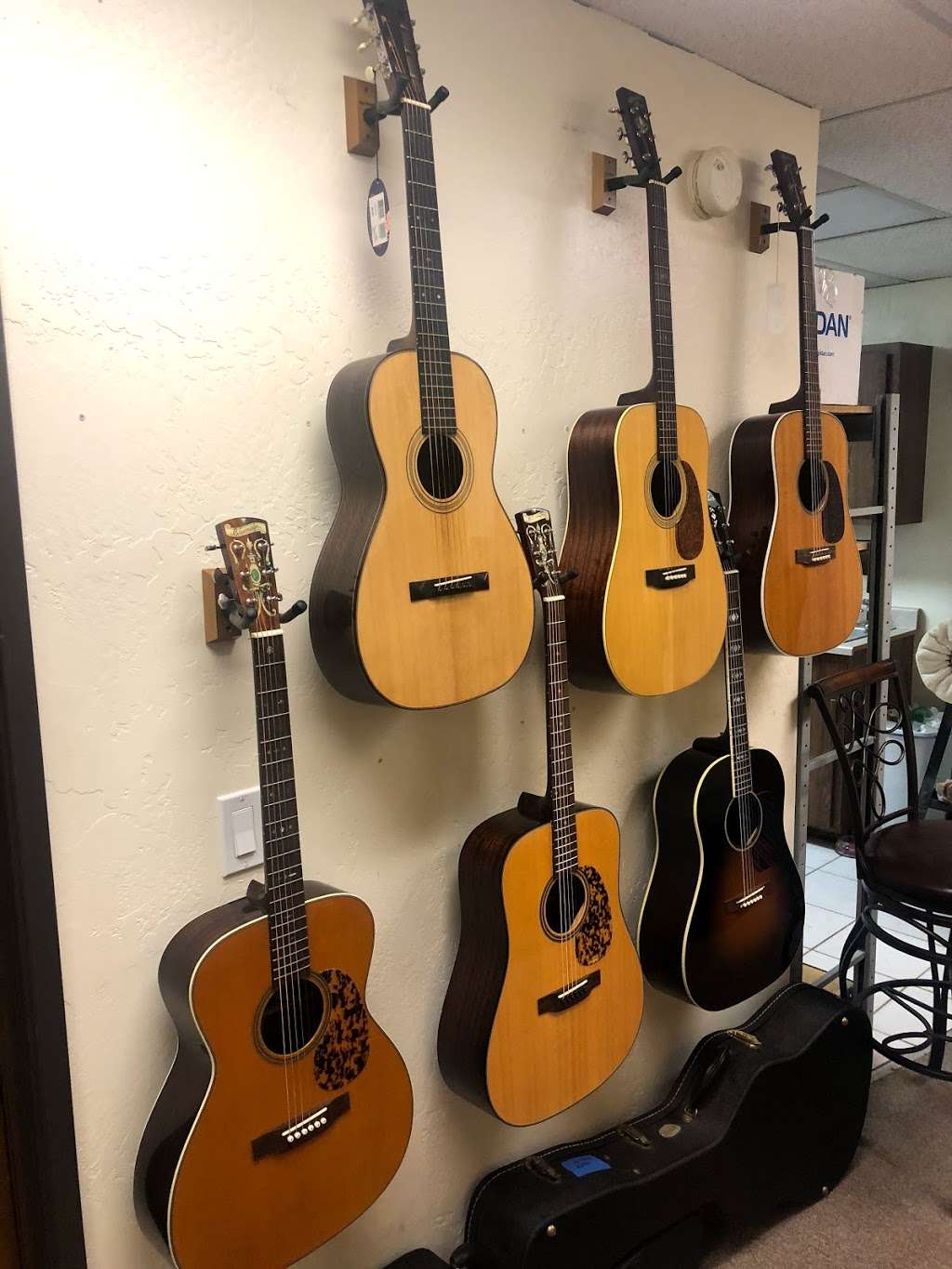 Sun Valley Guitars | 10147 Grand Ave Suite B9, Sun City, AZ 85351, USA | Phone: (928) 231-4358