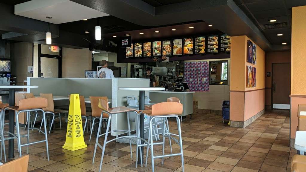 Taco Bell | 4225 E Colonial Dr, Orlando, FL 32803, USA | Phone: (407) 896-7940