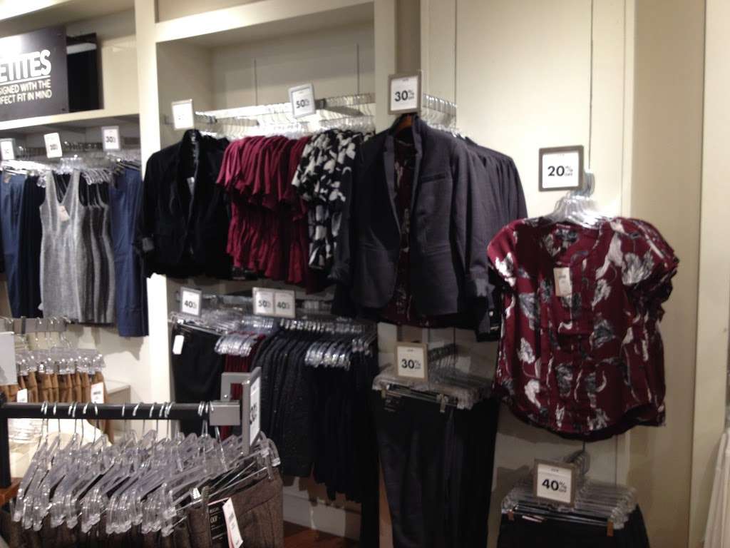 Banana Republic | 11211 120th Ave, Pleasant Prairie, WI 53158, USA | Phone: (262) 857-2700