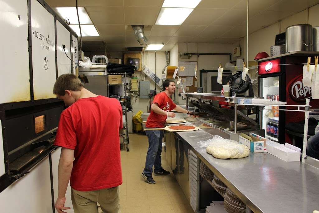 Sals Pizza Company | 5 Hanson Rd, Algonquin, IL 60102, USA | Phone: (847) 658-7272