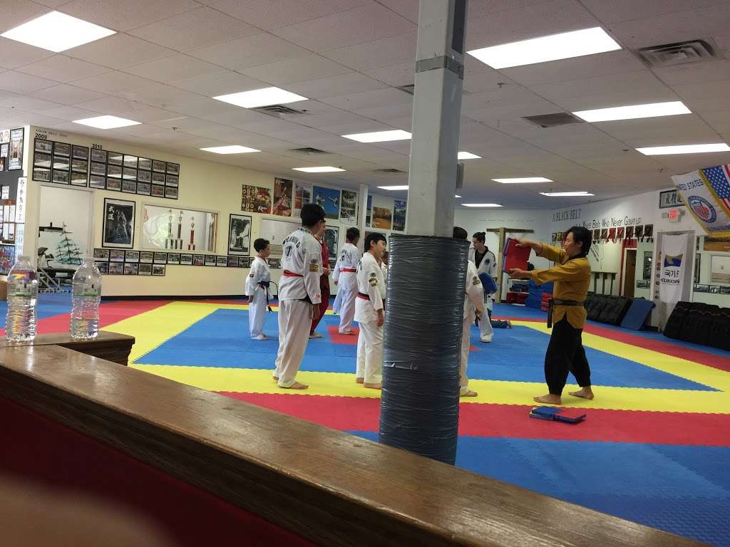 Jangs Taekwondo | 1006 S McLean Blvd, Elgin, IL 60123 | Phone: (847) 741-7518