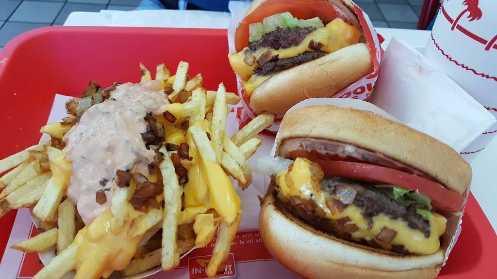 In-N-Out Burger | 3927 Grand Ave, Chino, CA 91710, USA | Phone: (800) 786-1000