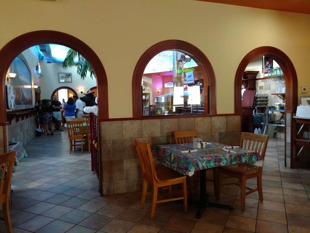 Las Palmas Mexican Restaurant | 26228 IL-83, Mundelein, IL 60060, USA | Phone: (847) 393-7088