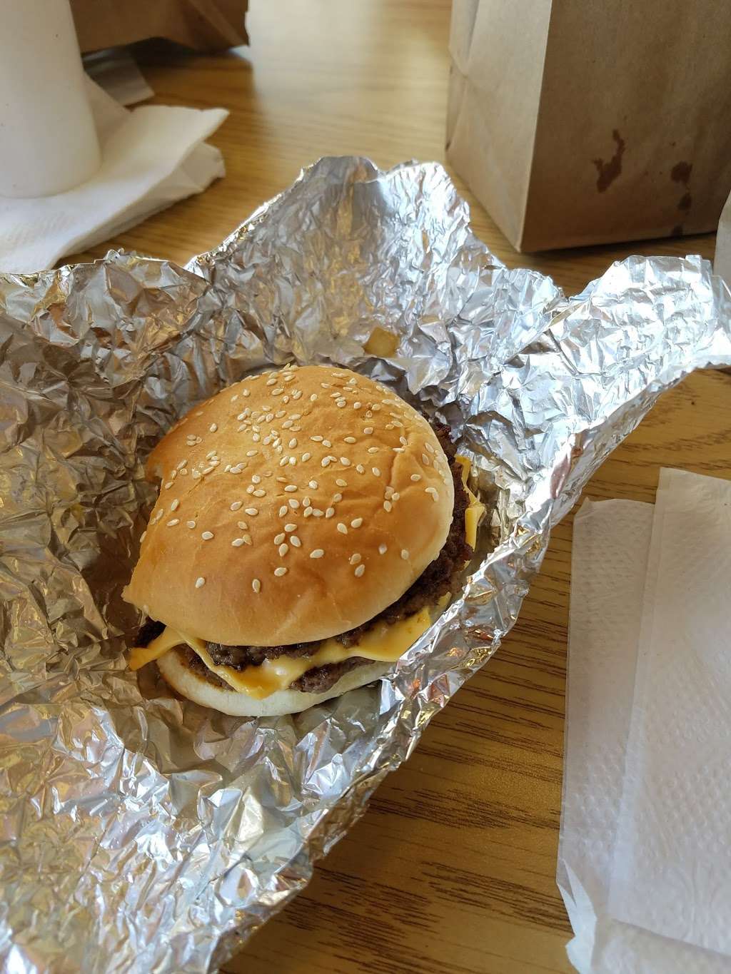 Five Guys | 75 Reaville Ave, Flemington, NJ 08822, USA | Phone: (908) 237-0783