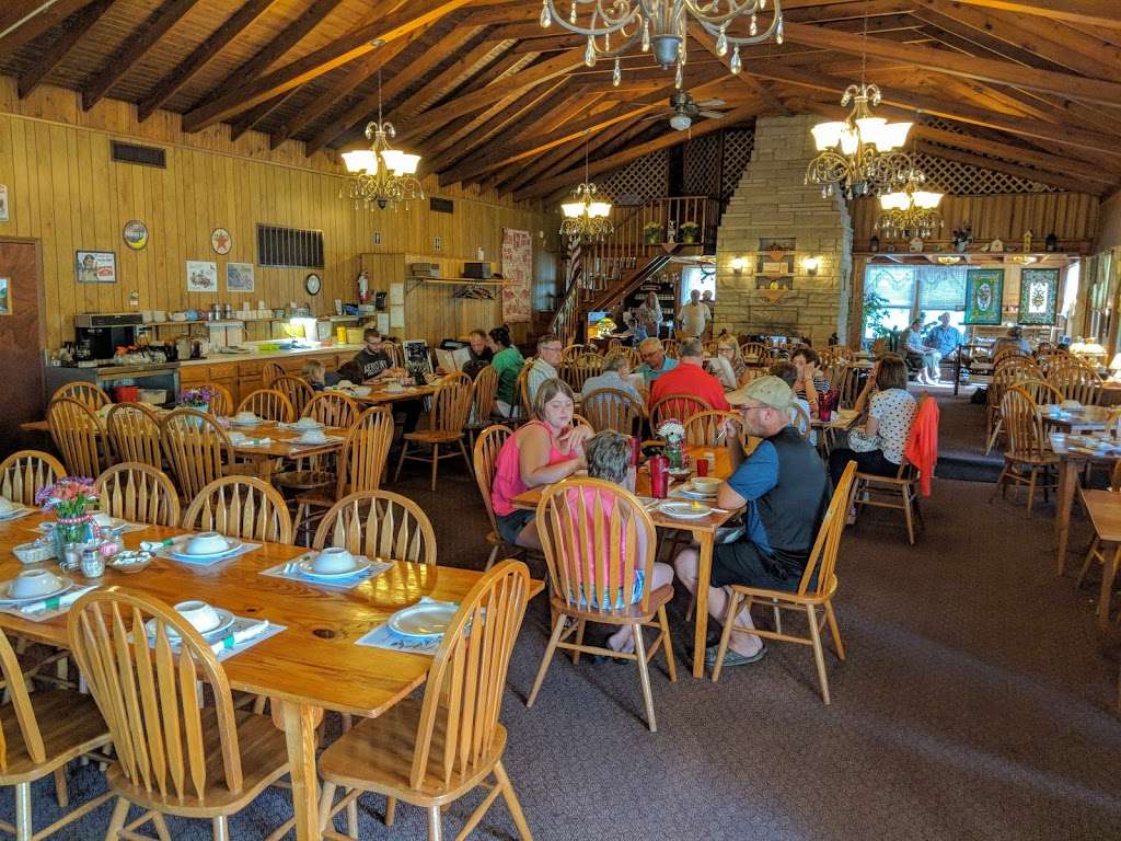 Hilltop Family Restaurant | 2434 US-231, Spencer, IN 47460 | Phone: (812) 829-3891