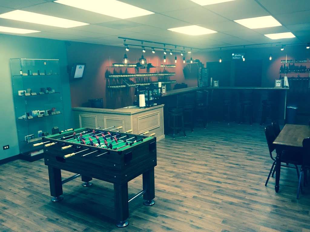 Resistance Vapor Shop & Lounge | 321 Irving Ave, Woodstock, IL 60098, USA | Phone: (815) 338-8273