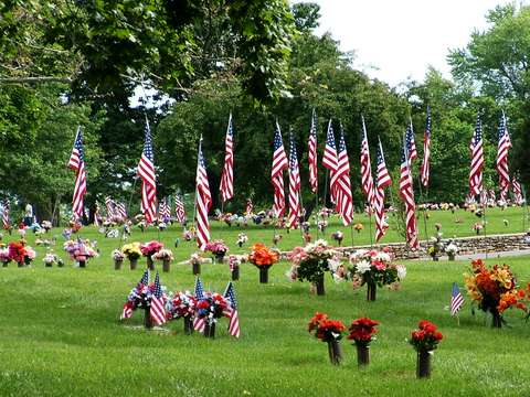 Newcomers Floral Hills Funeral Home | 7000 Blue Ridge Blvd, Kansas City, MO 64133, USA | Phone: (816) 353-1218