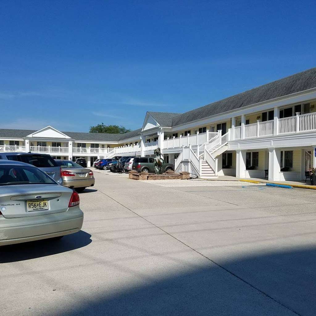 Madison Avenue Beach Club | Check-in time starts at 2 PM, 605 Madison Ave, Cape May, NJ 08204, USA | Phone: (609) 884-8266