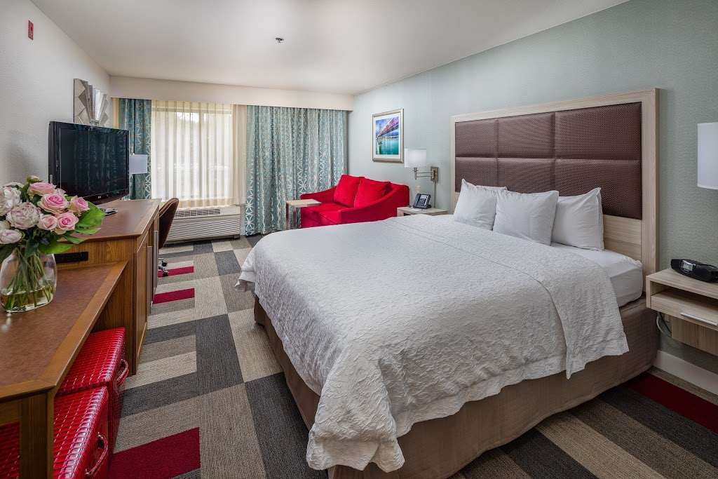 Hampton Inn San Francisco-Airport | 300 Gateway Blvd, South San Francisco, CA 94080, USA | Phone: (650) 876-0200