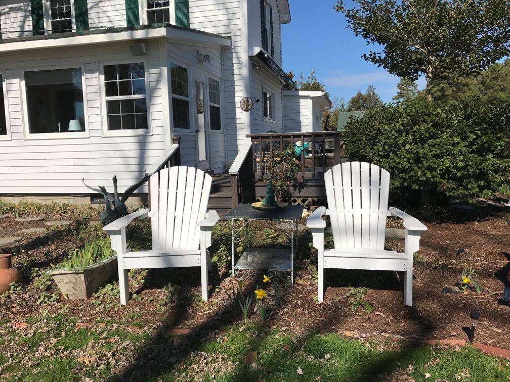 Ebb Tide Bed and Breakfast | 441 Main St, Reedville, VA 22539, USA | Phone: (804) 220-2177