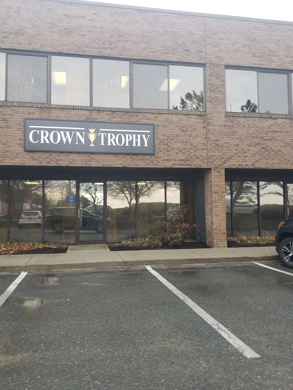 Crown Trophy | 300 Oak St #780, Pembroke, MA 02359, USA | Phone: (781) 829-0606