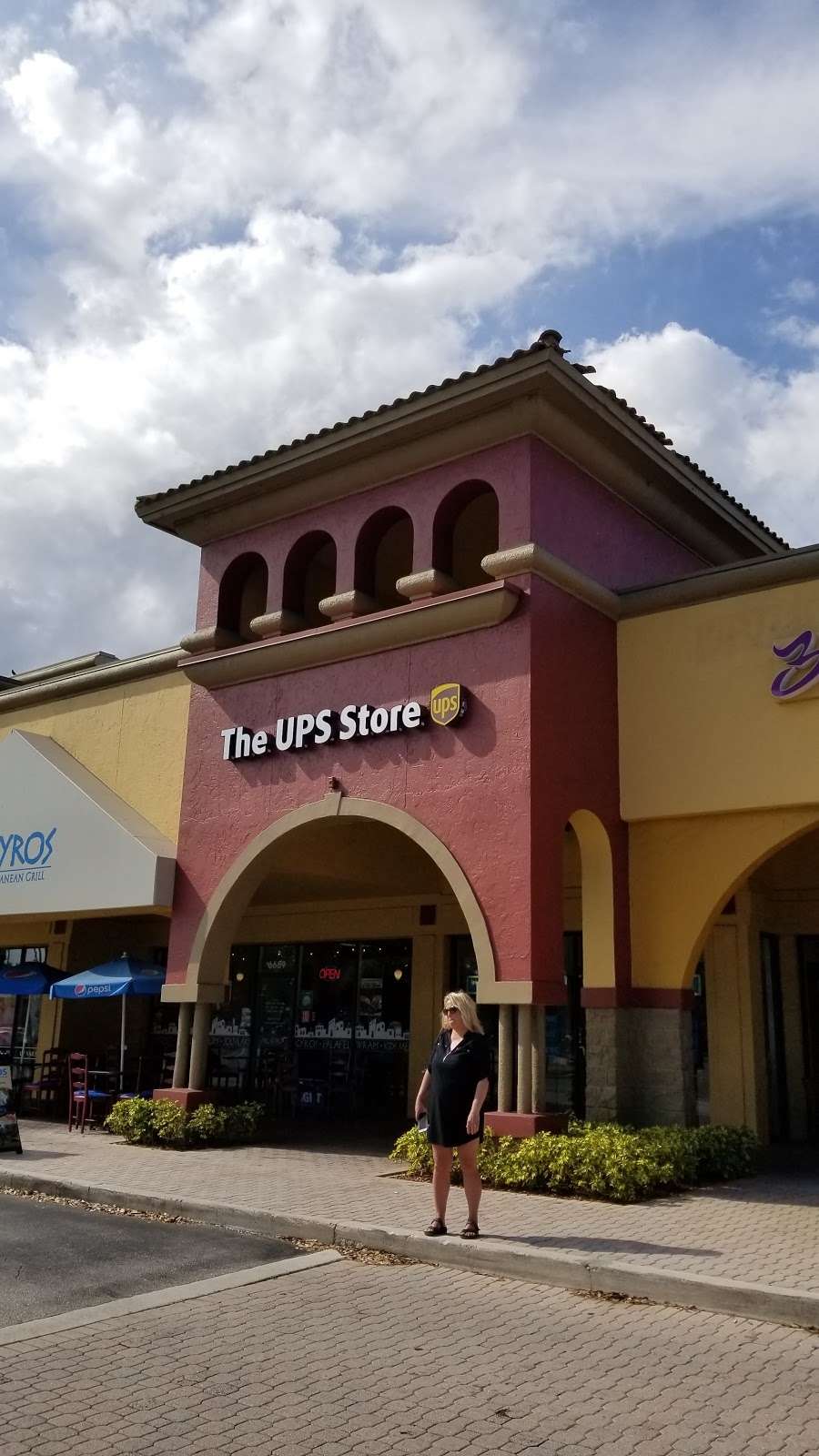 The UPS Store | 6671 W Indiantown Rd STE 50, Jupiter, FL 33458, USA | Phone: (561) 575-5799