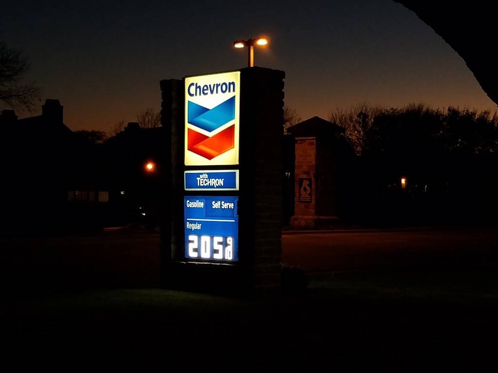 Chevron Euless | 901 E Mid Cities Blvd, Euless, TX 76039 | Phone: (817) 354-4822