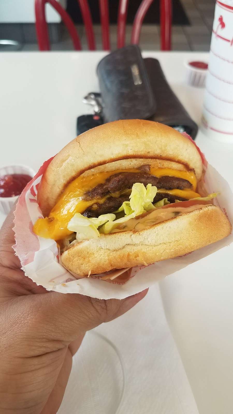 In-N-Out Burger | 3927 Grand Ave, Chino, CA 91710, USA | Phone: (800) 786-1000