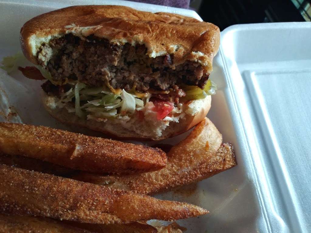 Sparkles Hamburger Spot | 5510 Hirsch Rd, Houston, TX 77026, USA | Phone: (832) 830-8587