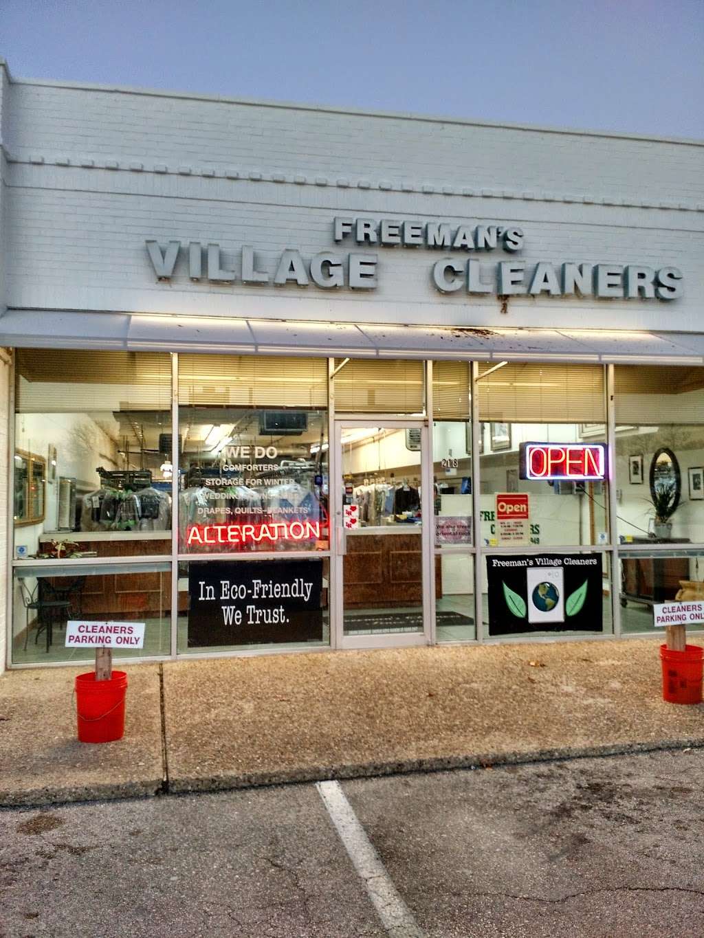 Freemans Village Cleaners | 718 N Buckner Blvd, Dallas, TX 75218, USA | Phone: (214) 328-7817