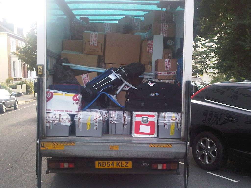 A K Removals | Parkside Court, 43 Gatton Park Rd, Redhill RH1 2AS, UK | Phone: 07795 433699