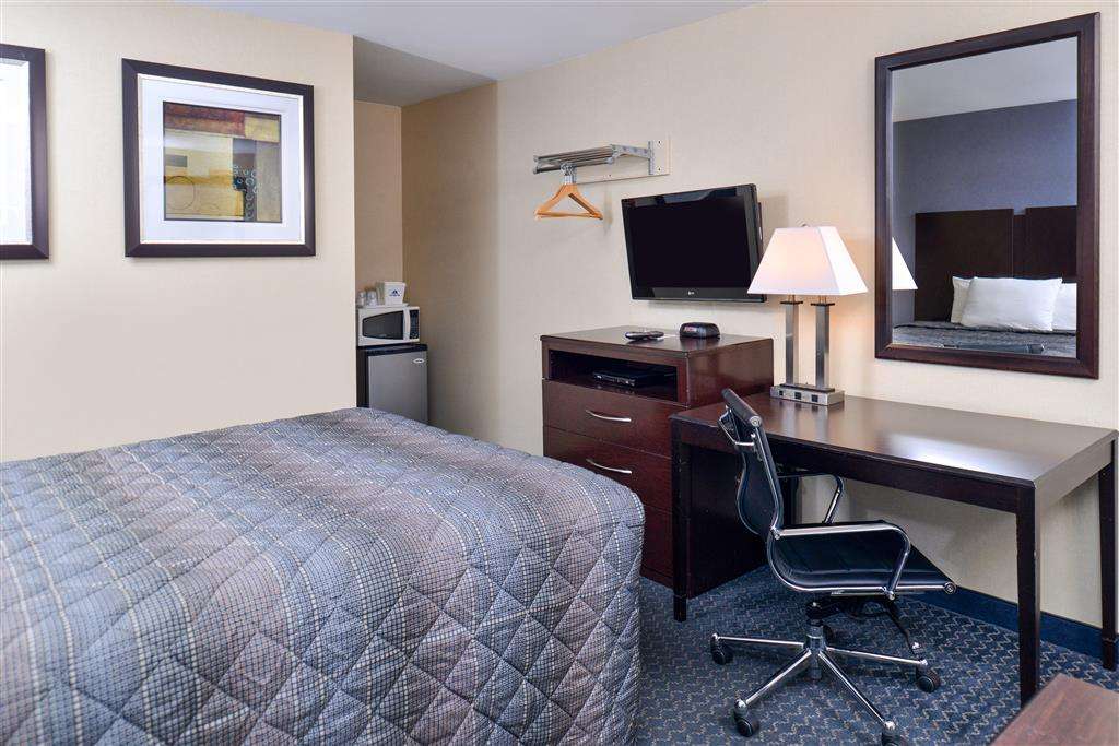 Americas Best Value Inn Danbury | 461 N Main St, Danbury, CT 06811, USA | Phone: (203) 748-5433