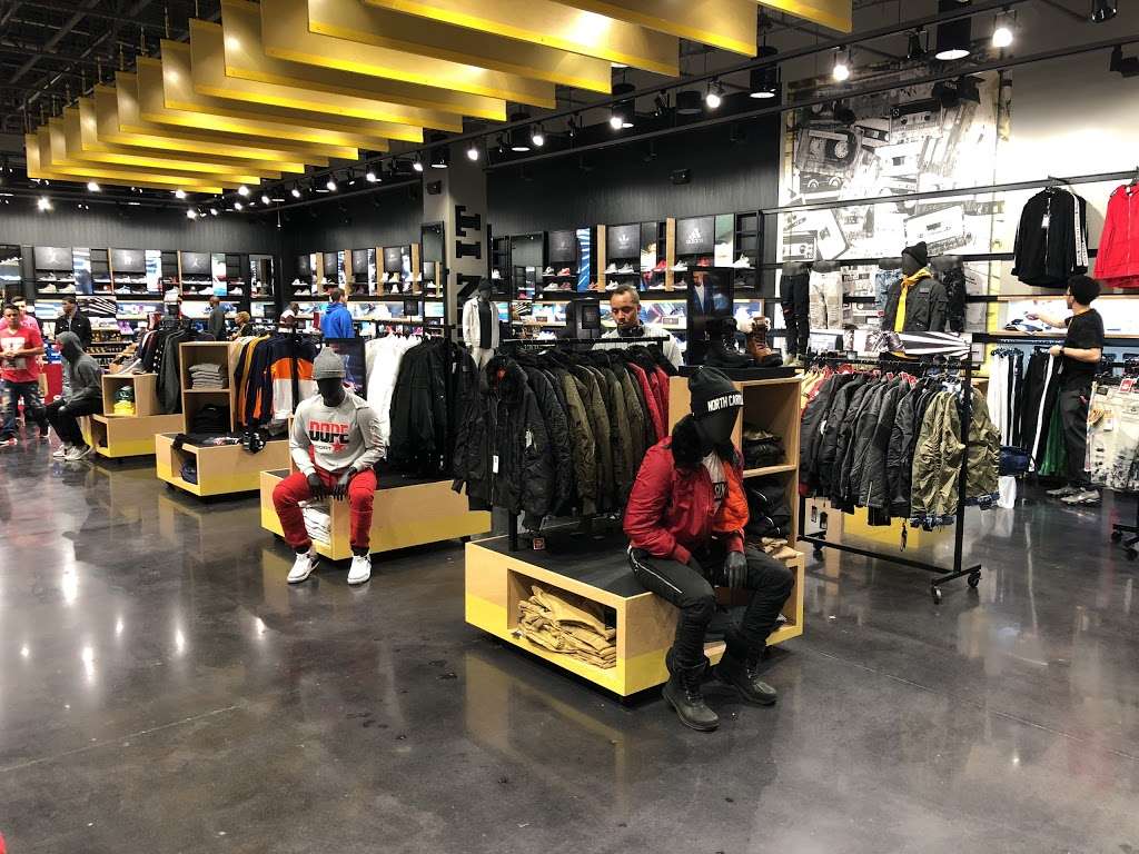 Footaction, 8111 Concord Mills 