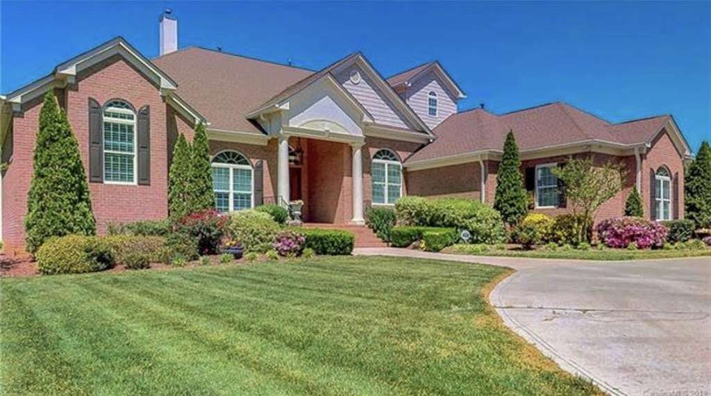 Misty Blue Realty | 4389 Indian Trail Fairview Rd, Indian Trail, NC 28079, USA | Phone: (980) 335-9333